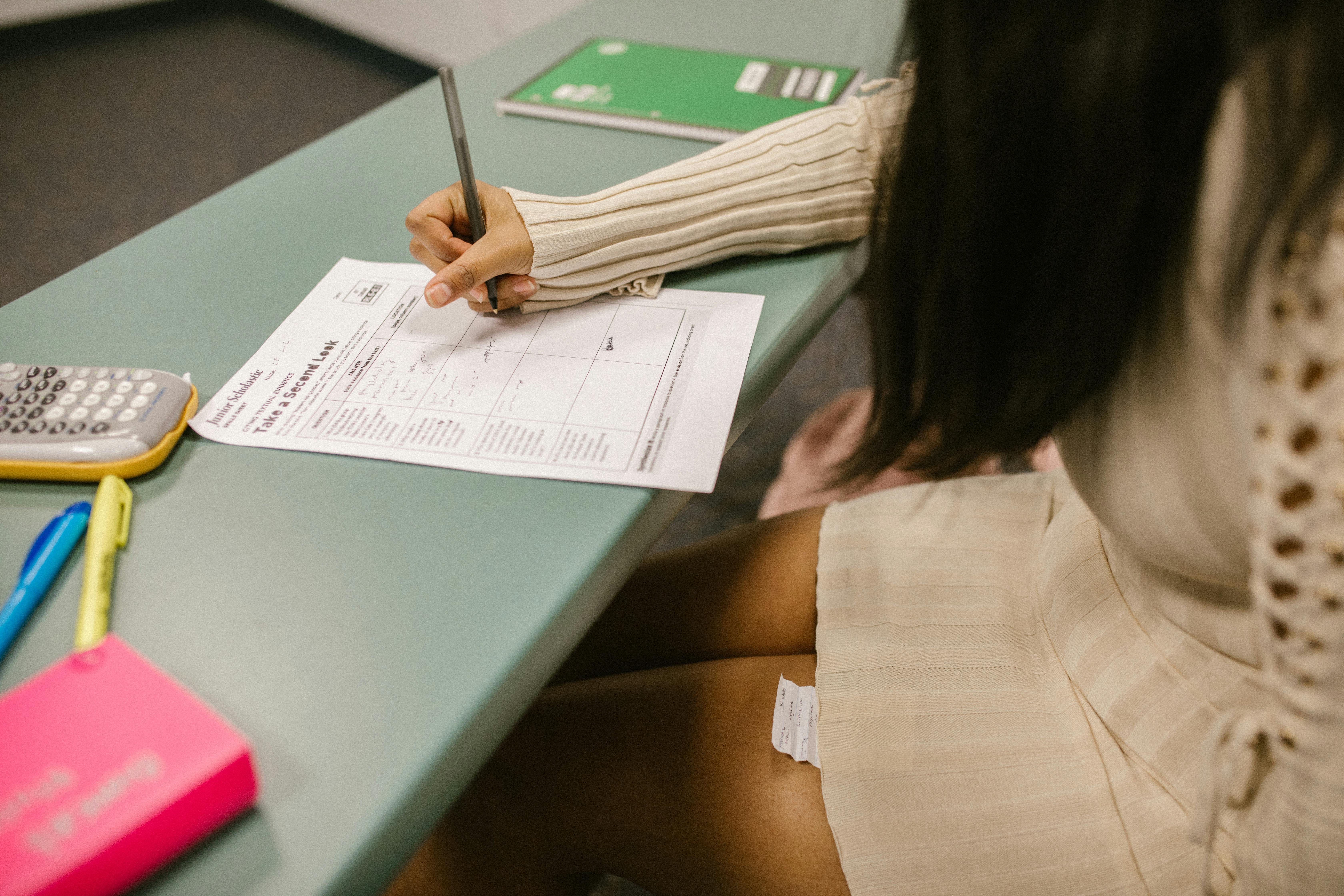 Smart Ways to Tell Your Boss You Are Quitting in 2025