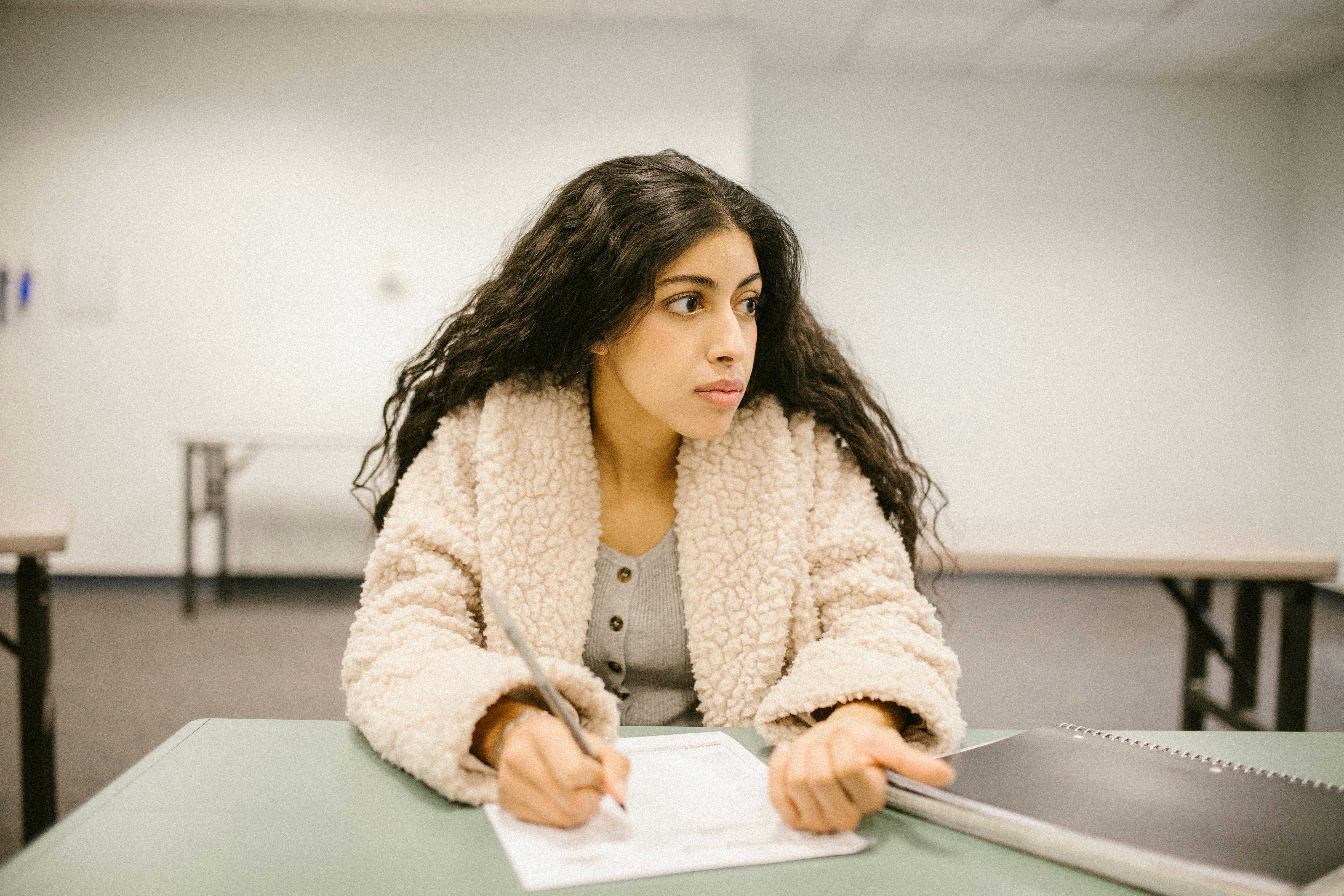 Effective Ways to Tell Your Boss You're Quitting in 2025